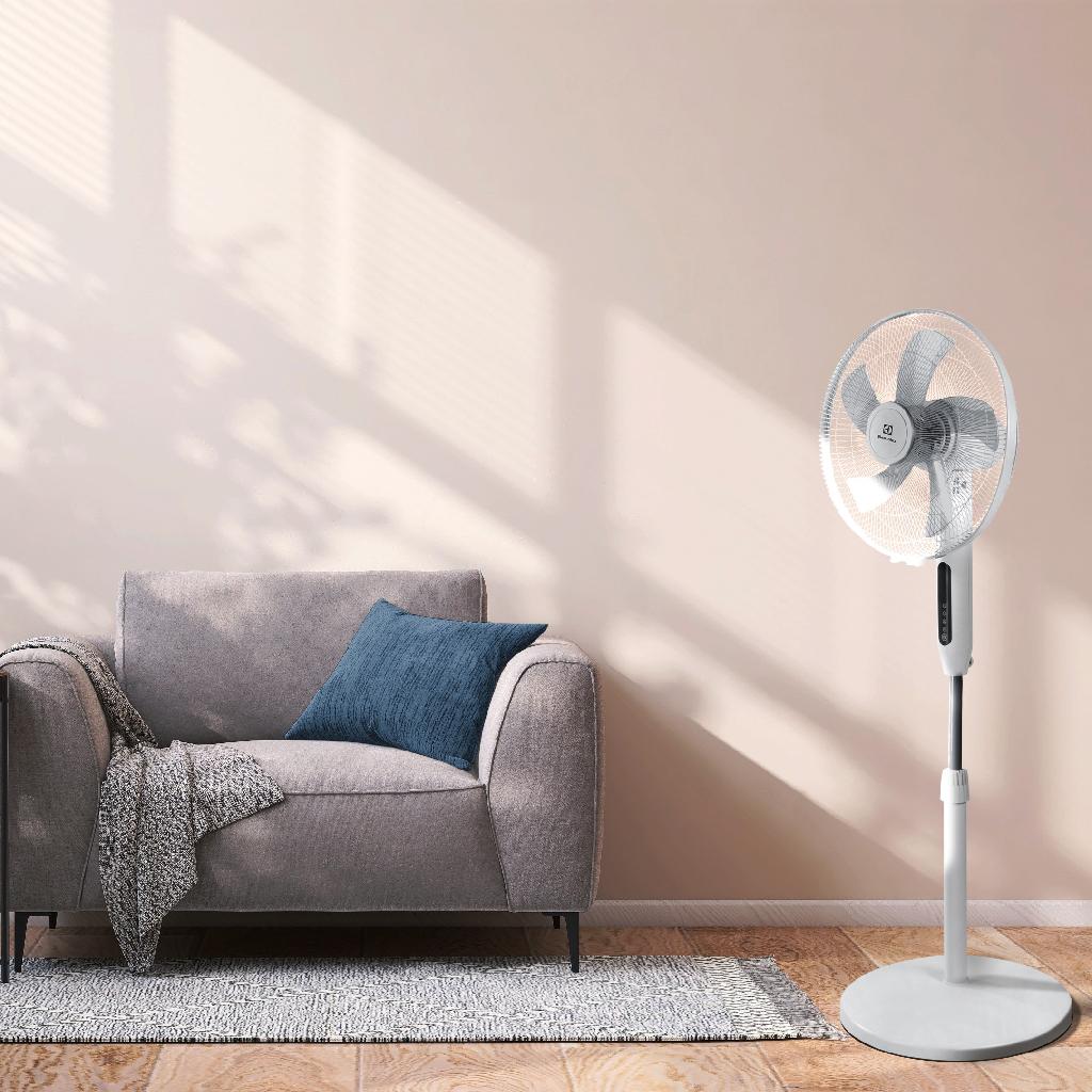 картинка Вентилятор напольный Electrolux EFF-1020W от ООО «Строительный крепеж»