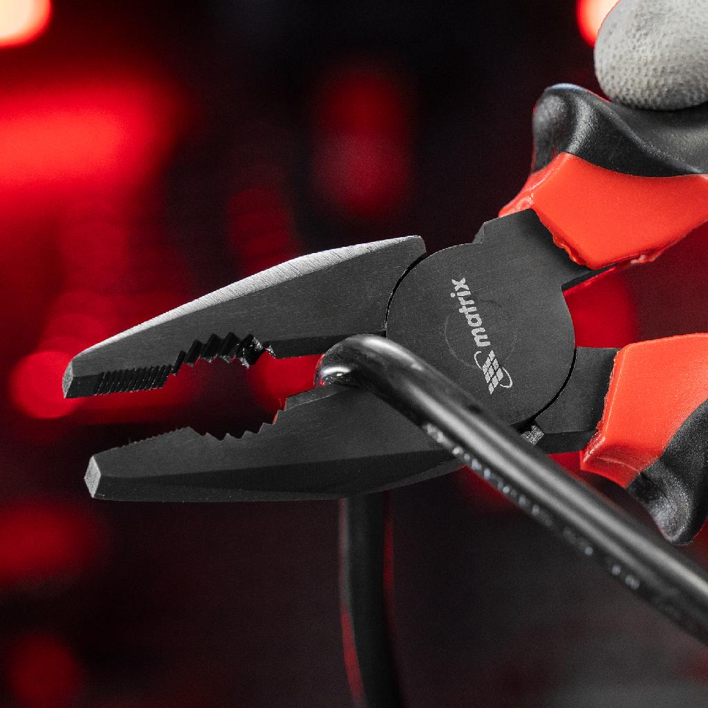 картинка Плоскогубцы комбинированные Black Nickel, 200 мм, двухкомпонентные рукоятки Matrix от ООО "Строительный Крепеж"
