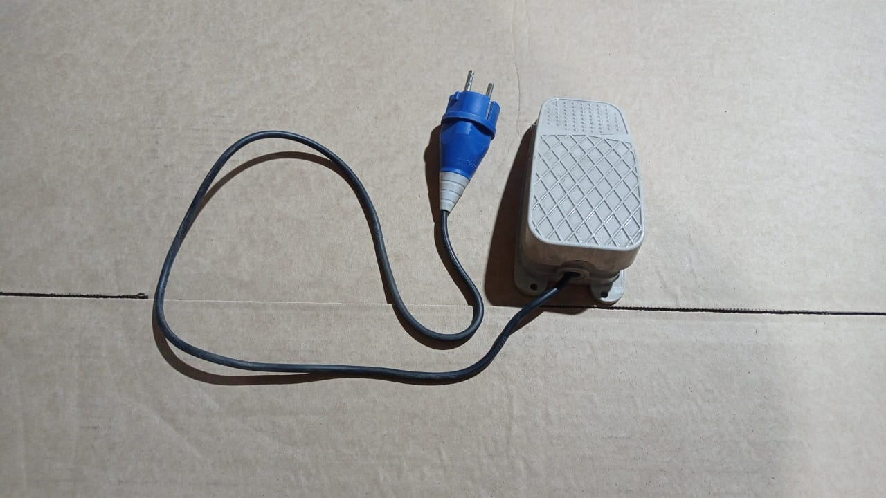 картинка Педаль включения для арматурогибочных станков GW50A (Pedal Switch) от ООО «Строительный крепеж»