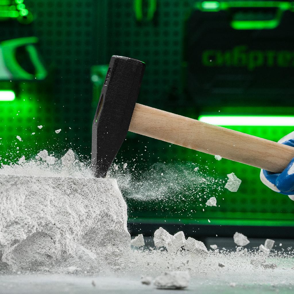 картинка Молоток слесарный 1000 г, квадратный боек, деревянная рукоятка Сибртех от ООО "Строительный Крепеж"