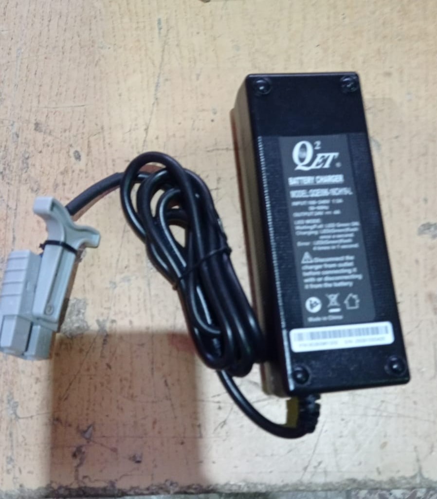 картинка Зарядное устройство для тележек PPT15-2 24V/4А (Charger) от ООО «Строительный крепеж»